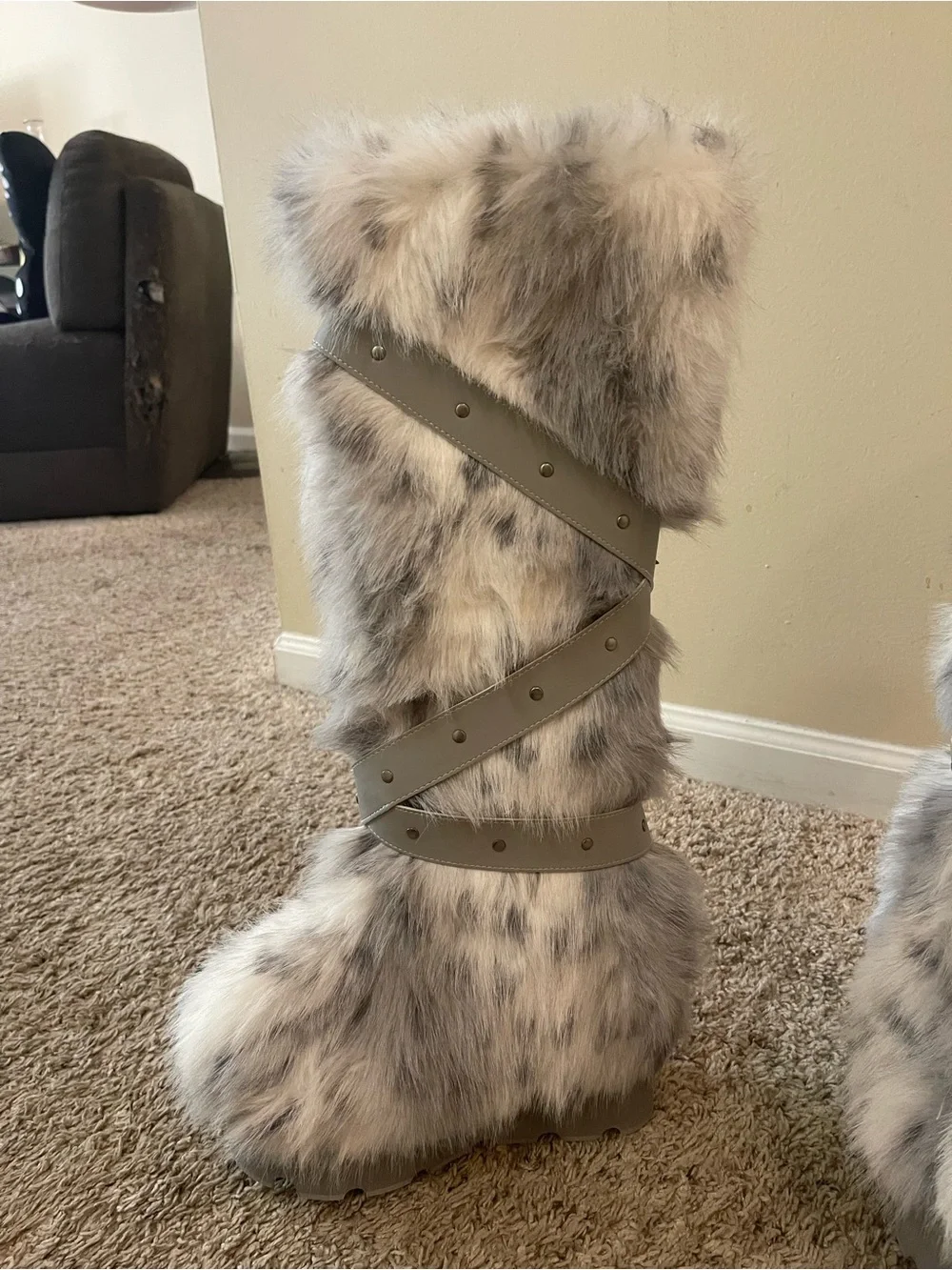 WILD INSTINCTS FAUX FUR BOOTS - WHITE
